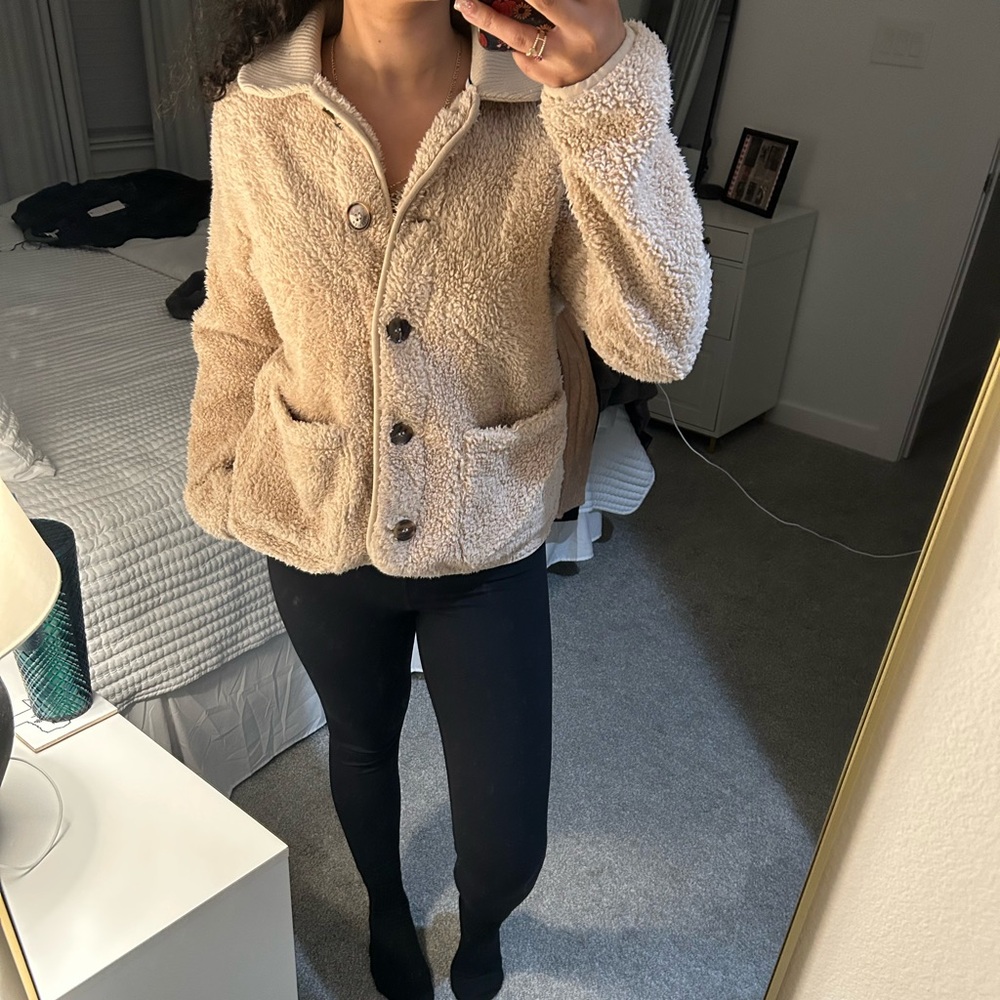 Tan Sherpa Jacket With Button Closure - image 2